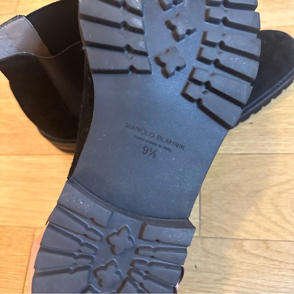 Men’s Manolo Blahnik black calf suede Chelsea boot - Picture 3 of 5